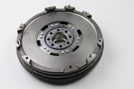 Маховик двухмассовый MB Sprinter LuK 415 0076 10