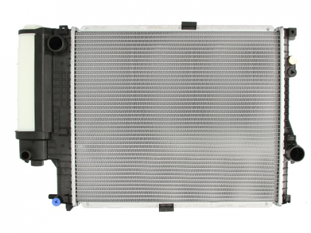 Радиатор охлаждения двигателя NISSENS 60607A