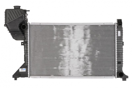 Радиатор охлаждения двигателя NRF 50558 (фото 1)