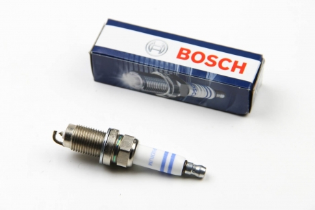 Свеча зажигания FR6HI332 IRIDIUM (VW, SKODA) BOSCH 0242240665 (фото 1)