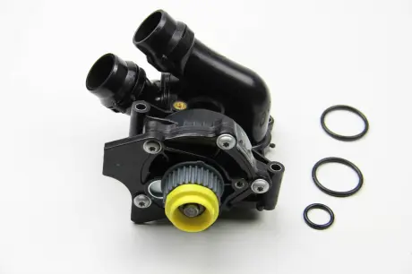 Водяной насос T5 / A4 / A6 / A8 / Octavia / Superb / Golf VI / Passat 1.8 / 2.0 TFSI 08- (с корпусом) BGA CP3784H