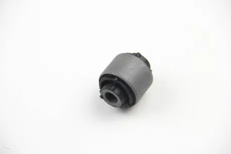 Сайлентблок заднего рычага Golf V / VI / Passat / Jetta / Octavia 05- (сверху / внутри) BC GUMA BC0251
