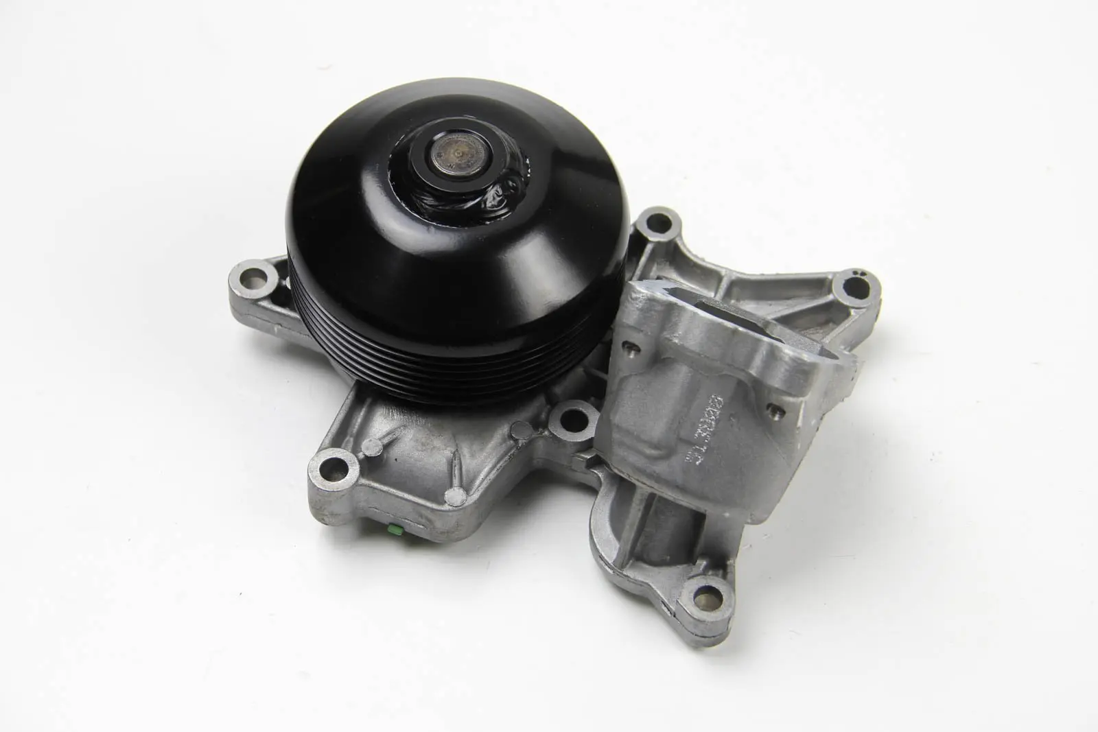 Водяной насос BMW 1/3/5 / X3 (E81 / E82 / E83 / E87 / E88 / E90 / E91 / E92 / E93 / E60) 03- SALERI SIL PA1487 (фото 1)