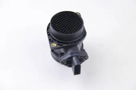 Расходомер воздуха (5конт.) AUDI A4 / A6 / SKODA OCTAVIA 1.6 / 1.8T 96-10 AUTLOG LM1040