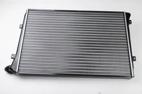 Радіатор води Caddy III 1.9 / 2.0TDI (AT / + / - AC) (648x460x34) THERMOTEC D7W036TT