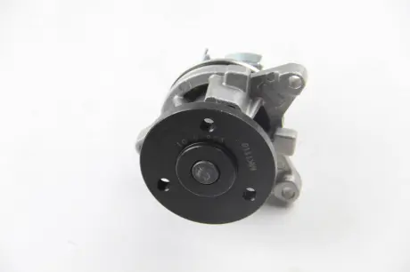 Водяной насос Focus / Fiesta 1.8 / 2.0 Mazda 3/5/6 Volvo 04- SALERI SIL PA1138