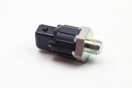 Датчик детонации Kangoo / Logan / Duster / Dokker 1.5dCi 01- RENAULT 8200680689