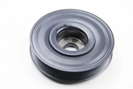 Шків коленвала Trafic 2.1D 80-97 / Megane 1.9 DCI 02- BGA DP1047