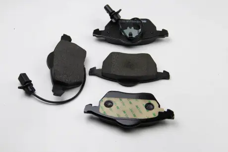 Тормозные колодки перед Passat B5 / Audi A4 / A6 00-05 FERODO FDB1717