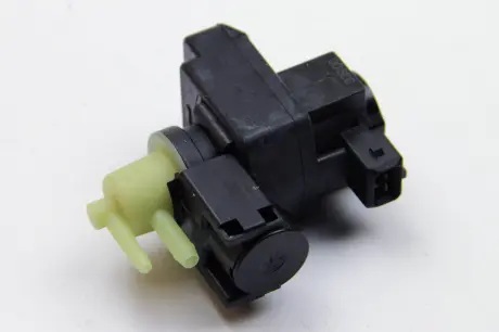 Клапан включення турбіни Master / Trafic 2.5dCi 06- RENAULT 8200486264