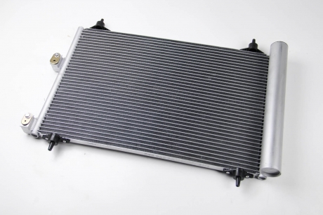 Радиатор кондиционера Berlingo / Partner 1,6HDi 05- THERMOTEC KTT110297
