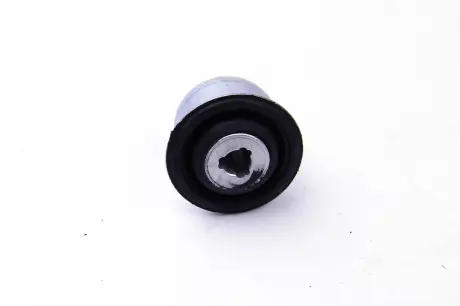 Сайлентблок переднего рычага Kangoo / Clio 98-08 Metalcaucho 04094