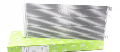Радиатор кондиционера Master / Movano 2.3dCi 10- Valeo 814179