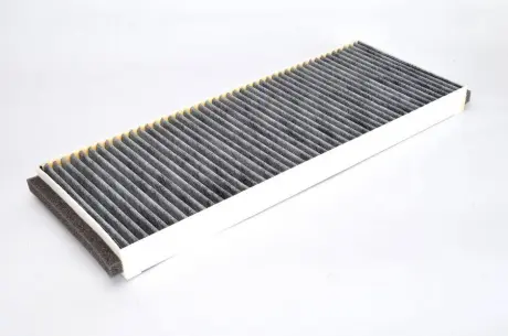 Фильтр воздушный салона угольный AUDI 80, A4; VW Passat 96-00 (142 * 25 * 382) BOSCH 1987432317
