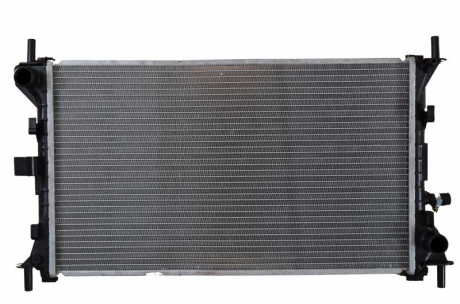 Радиатор системы охлаждения двигателя NRF 509615 (фото 1)