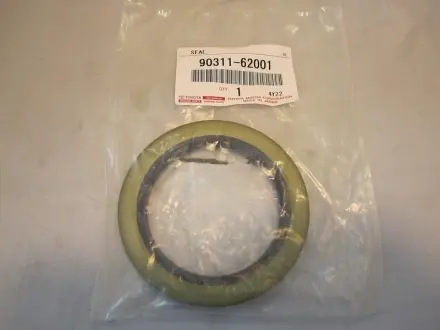 Сальник передней ступицы TOYOTA 90311-62001