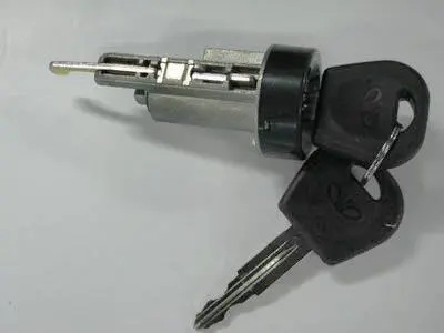 Замок зажигания Ланос / Сенс (механическая часть) с ключом GM 95710801