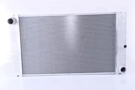Радиатор охлаждение BMW 5 E60-E61 / BMW 7 E65-E66-E67-E68 NISSENS 60762