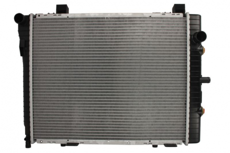 Радиатор охлаждения MERCEDES C-CLASS W202 / CLK-CLASS W208 NISSENS 62712A (фото 1)