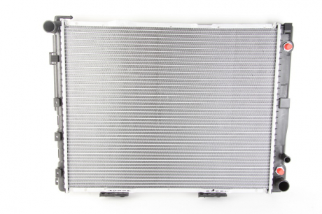 Радиатор охлаждения MERCEDES E-CLASS W 124 (84-) E 300 D NISSENS 62762A (фото 1)