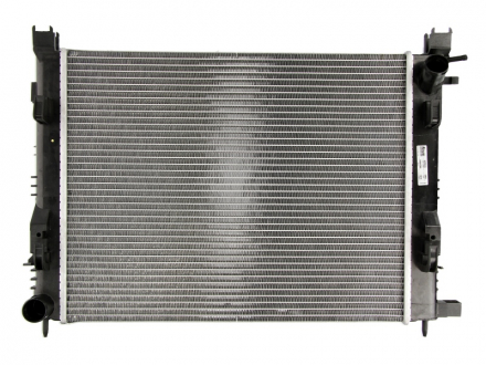Радиатор охлаждения RENAULT DUSTER (10 -) / LODGY (12-) NISSENS 637624 (фото 1)