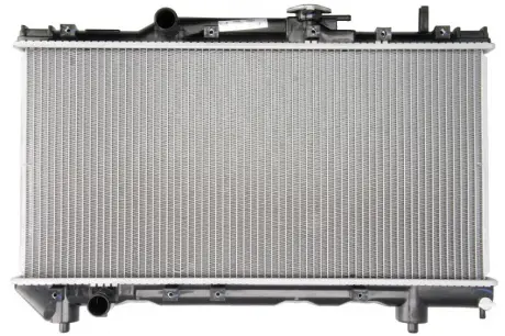 Радиатор охлаждения TOYOTA CARINA E (92-) 1.6 / 1.8 MT NISSENS 64838A