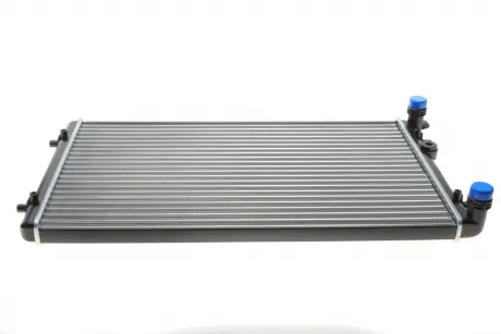 Радіатор охолодження двигуна GOLF4 / A3 / TT / LEON / BORA M / J Van Wezel 03002155
