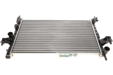 Радиатор охлаждения двигателя CORSAC 13 / 7CDTi MT / AT 03- Van Wezel 37002380