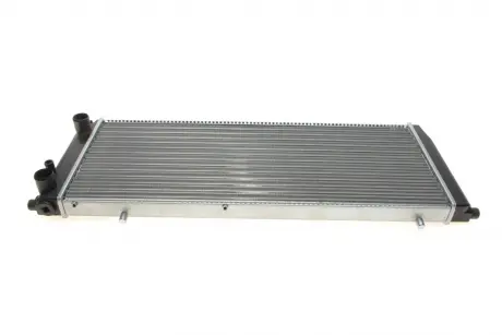 Радіатор охолодження двигуна AUDI 100 1.8 MT / AT 79-90 Van Wezel 03002051