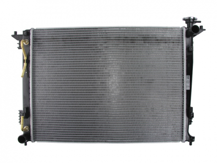 Радиатор охлаждения HYUNDAI ix35 / KIA SPORTAGE AT NISSENS 67514 (фото 1)