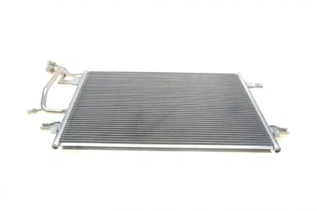 Конденсор кондиционера A4 / PASSAT5 MT / AT 97-01 Van Wezel 03005140