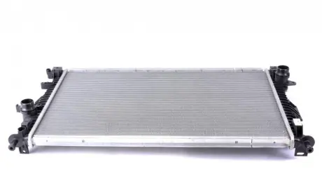 Радіатор охолодження двигуна FORD C-Max 10- NRF 53737
