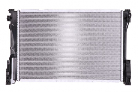 Радиатор охлаждения MERCEDES C, E-CLASS NISSENS 67167 (фото 1)