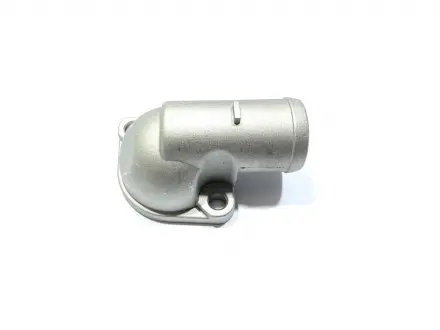 Фланец водяной головки блока нижний (крышка корпуса термостата) Aftermarket SMD159638