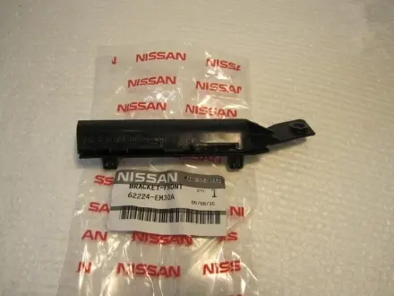 Кронштейн кріплення бампера пер прав NISSAN 62224EM30A