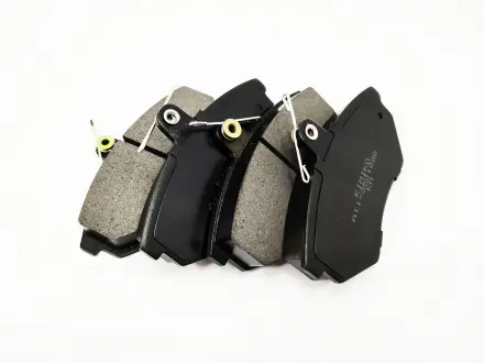 Колодки тормозные передние с ушком Chery Amulet KIMIKO A11-3501080