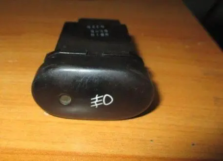 Фото кнопка протітуманної фари MATIZ GM 96168696 Кнопка протітуманної фари MATIZ GM 96168696