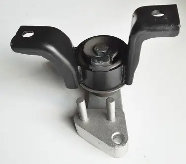Подушка двигателя правая EC7 EC7RV GEELY 1064001147