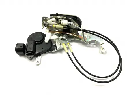 Замок дверей передньої R (без кожуха) Geely MK Aftermarket 1018005290