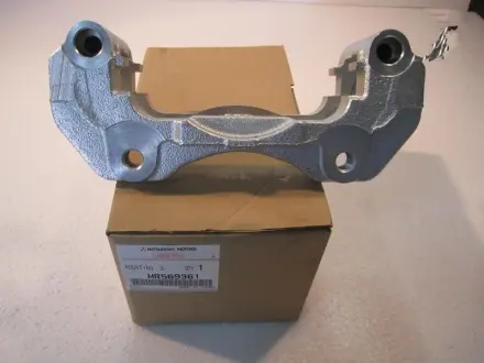 Скоба суппорта пер MITSUBISHI MR569361