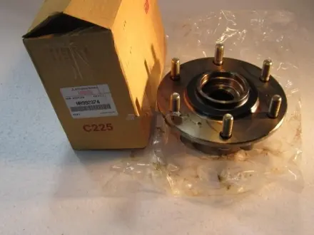 Ступица колеса пер MITSUBISHI MR992374