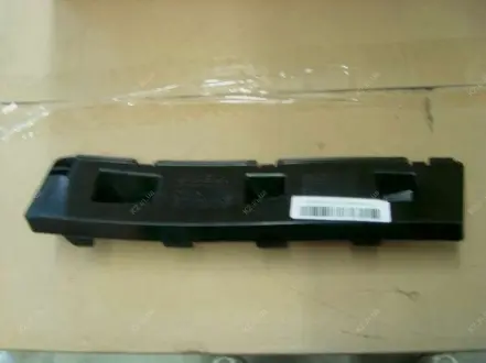 Кріплення бампера заднього L Geely EC-7RV Aftermarket 1068003035