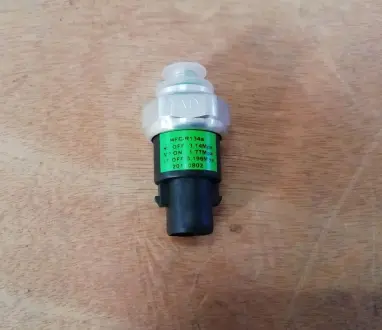 Датчик тиску кондиціонера Geely MK Aftermarket 1018002714