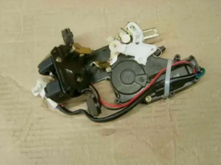Замок багажника (EC7RV, хетчбек) Aftermarket 1068003360