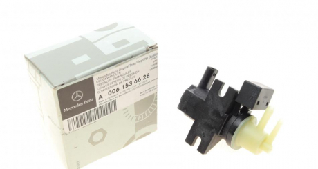 Клапан пневматической подвески пропускной Mercedes MERCEDES-BENZ 0061536628