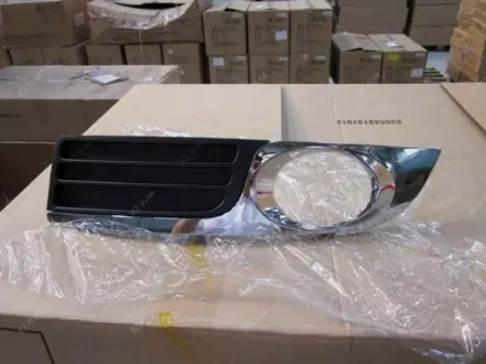 Накладка противотуманной перед.фары Geely EC-8 Aftermarket 1018009785