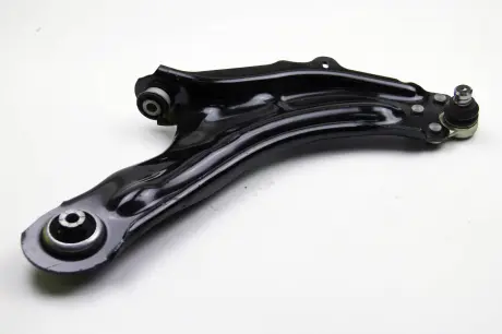 Рычаг подвески KANGOO RENAULT 8200586567