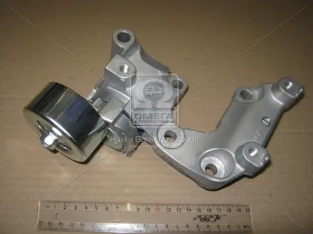 Натягувач приводного пасу TOYOTA 16620-31040