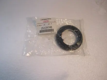 Сальник привода левый MITSUBISHI 2522A148