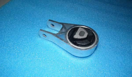 Подушка двигуна CHERY S18d-1001720